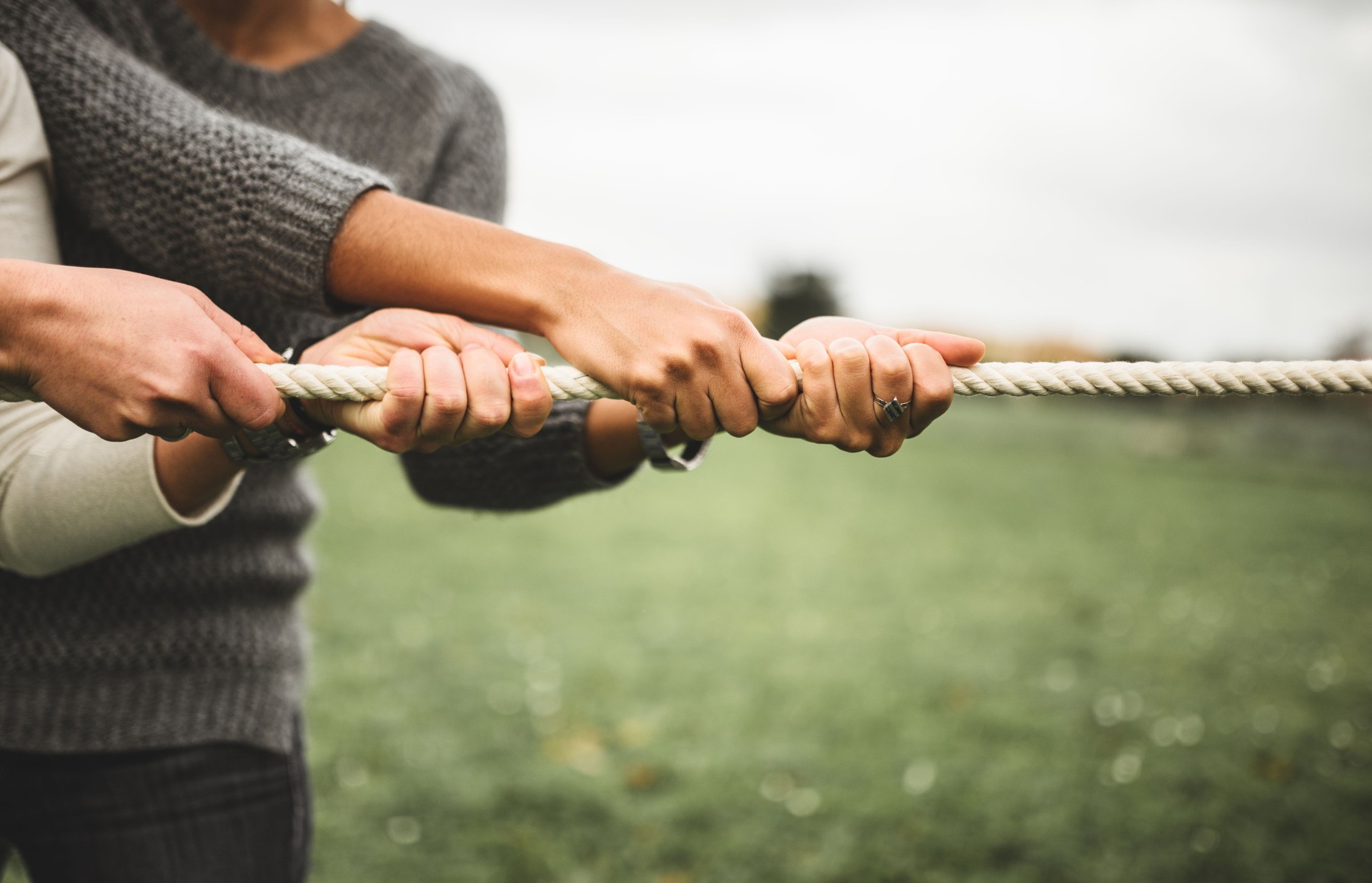 pulling the rope for teamwork